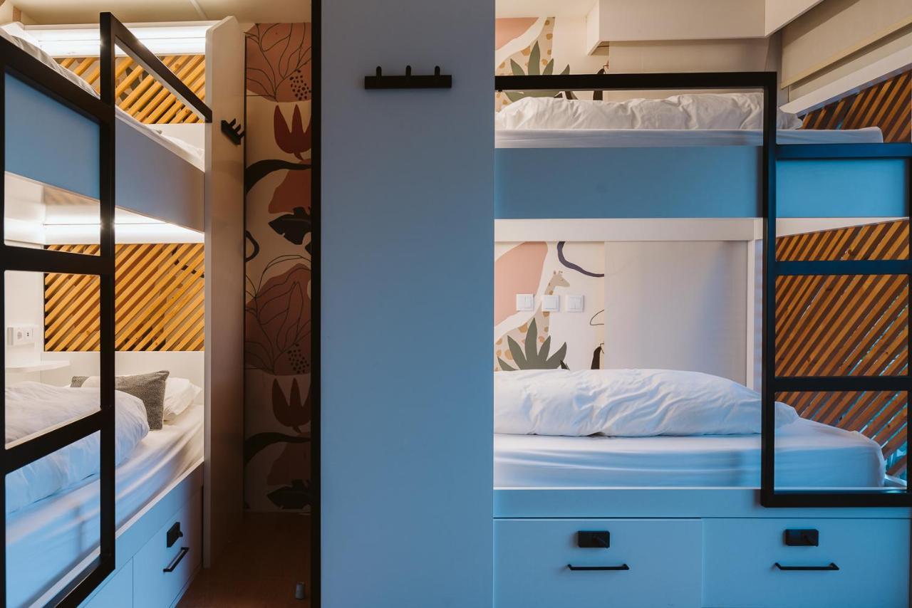 Bett im Frauenschlafsaal mit 8 Betten
